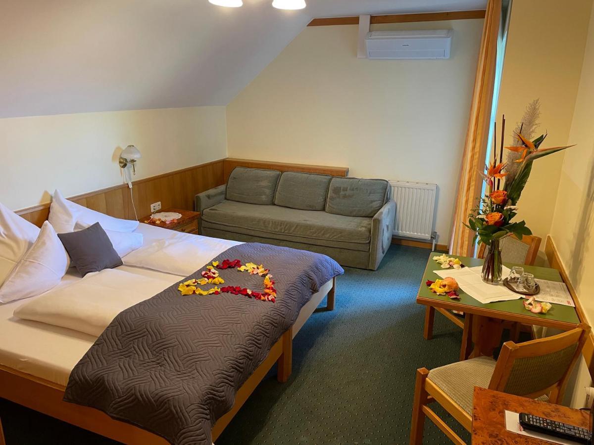 Pension Thermenland Fürstenfeld エクステリア 写真